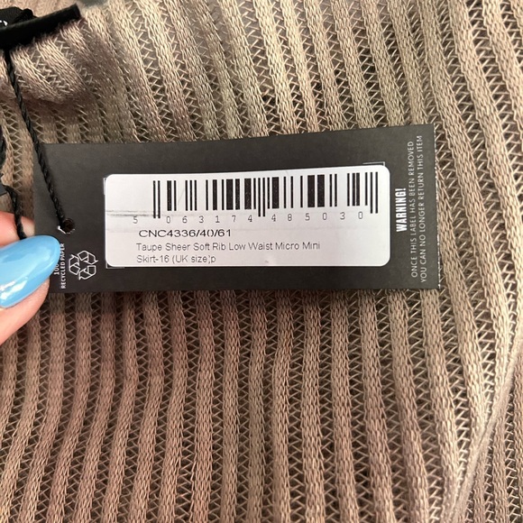 PrettyLittleThing Beige Ribbed One Piece - Picture 4 of 6